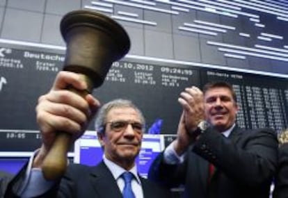 César Alierta, presidente de Telefónica, y René Schuster, consejero delegado de Telefónica Alemania, en el debut bursátil de la empresa.