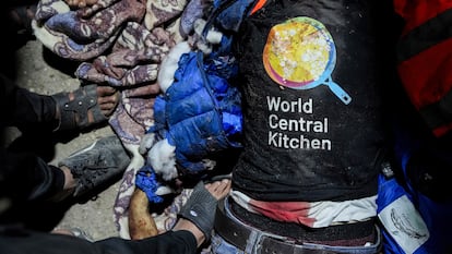 Una de las víctimas de World Central Kitchen, el martes tras el ataque israelí.