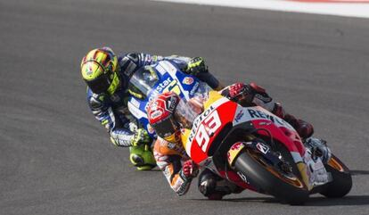 Márquez, con la Honda 93, guía por delante de Rossi, el domingo en el GP de Argentina.