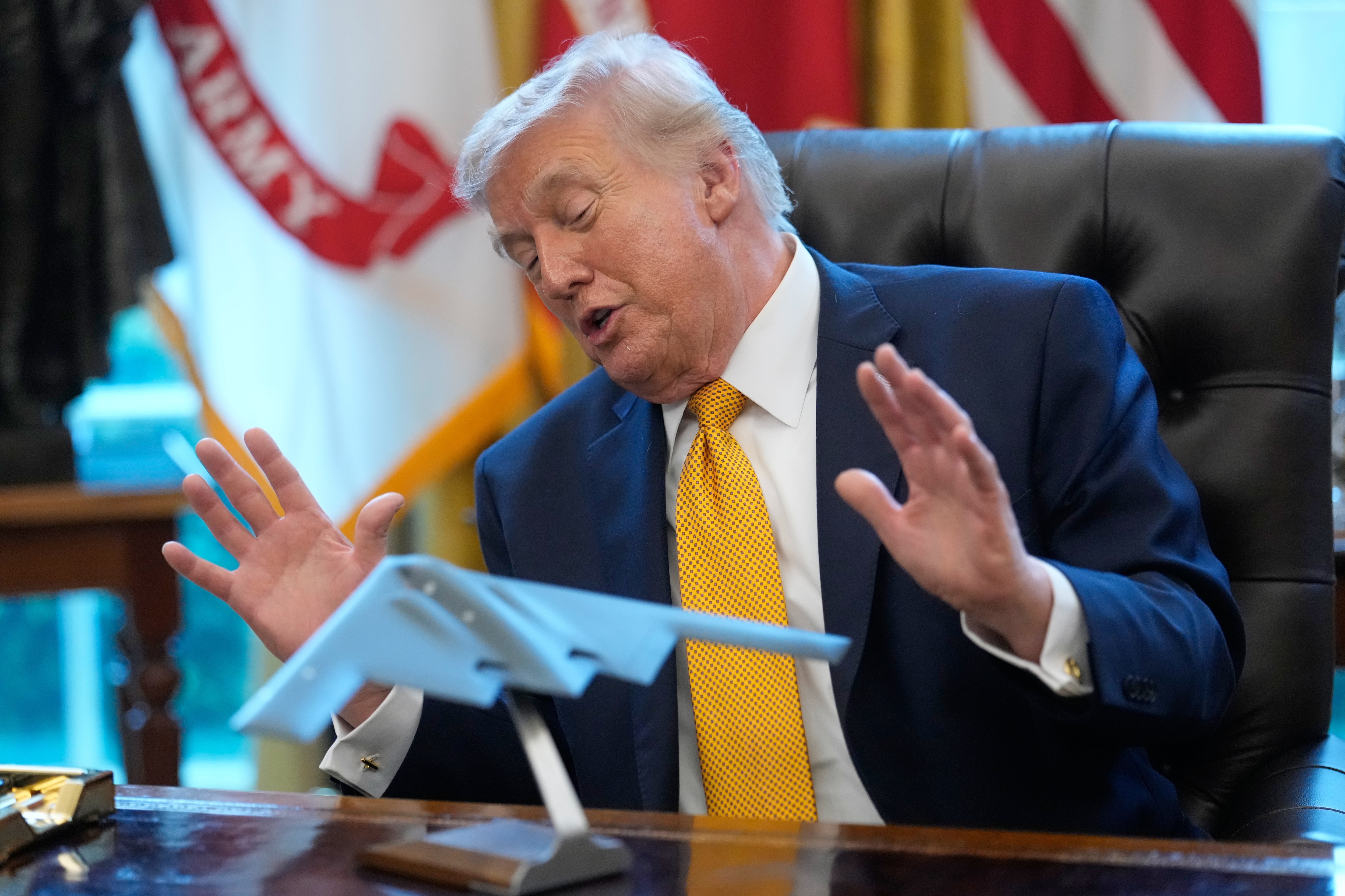 Trump asegura que será “un gran honor” para él “tomar Cuba”: “Puedo hacer lo que quiera con ella” 