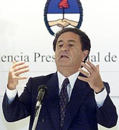 El presidente Duhalde, durante su discurso ante los empresarios en Buenos Aires.
