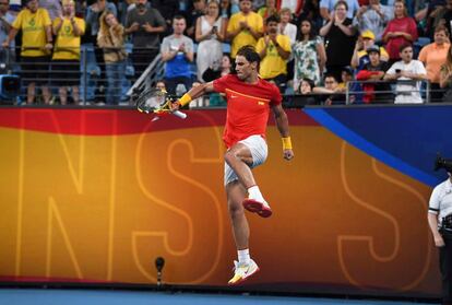 Nadal celebra el triunfo contra Minaur en Sídney.