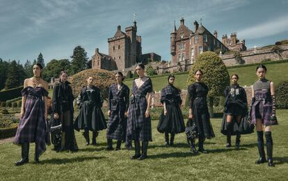 Imagen del final del desfile de Dior en Escocia en la tarde del lunes.