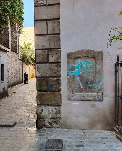 Inscripción del siglo XVIII pintada, en la Casa de la Misericordia.