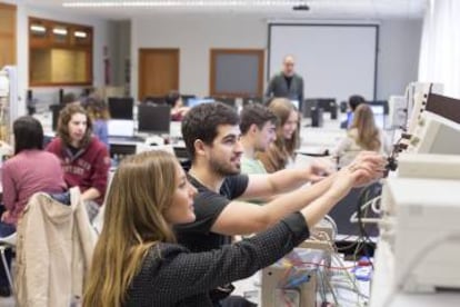 Alumnos de ingeniería de Deusto.