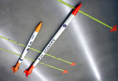 Dos de los cohetes fabricados por EHAerospace
