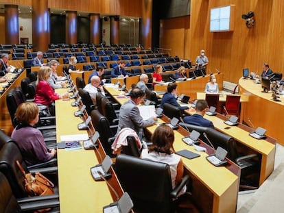 Plenario de la comisión de reconstrucción económica y social del Congreso.