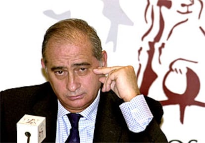 Fernández, durante la rueda de prensa durante la que ha presentado el barómetro.