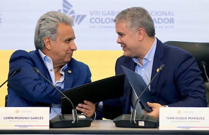 El presidente colombiano, Iván Duque, a la derecha, con su homólogo ecuatoriano, Lenín Morano, este miércoles en Cali.