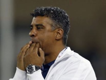 Rijkaard, durante un partido de la Copa del Golfo.