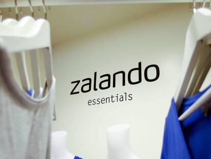 Zalando sufre su primera pérdida trimestral desde 2015 y recorta un 30% su previsión de beneficio del ejercicio