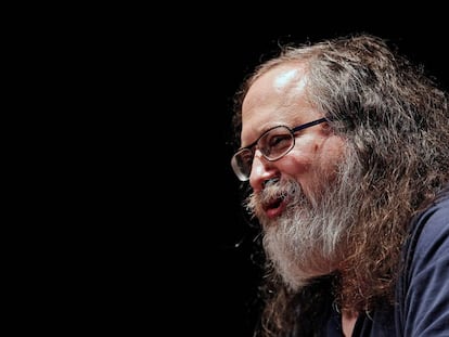 Richard Stallman, ex-presidente da Free Software Foundation, durante uma conferência em 2016.