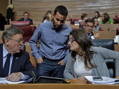 A la izquierda, el presidente de la Generalitat, Ximo Puig, el consejero de Educación, Vicent Marzà, y la vicepresidenta, Mònica Oltra.