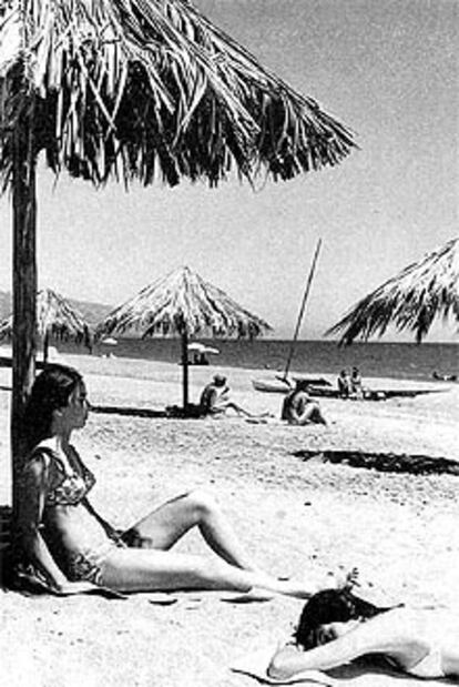 La playa de Vera en los años sesenta.