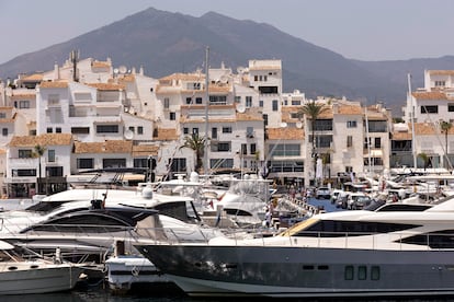 Yates y viviendas en Puerto Banús (Marbella, Málaga).