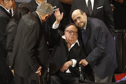 En febrero de 2012, recibió un gran homenaje en el Auditorio Nacional de la capital mexicana, donde ayudado de una bombona de oxígeno y sentado en una silla de ruedas, disfrutó de los regalos de artistas y seguidores de los 17 países que se unieron para el evento. Desde hace varios meses Gómez Bolaños ya no se levantaba de la cama, aquejado de diversos problemas de salud.