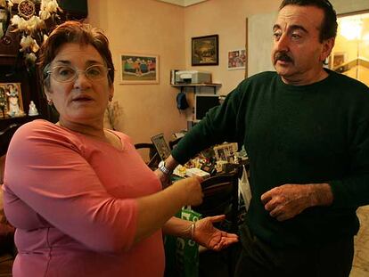 Antonio Rivera y su mujer, Nieves, en su domicilio de Mejorada del Campo.