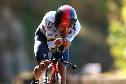 Daniel Felipe Martínez en una etapa del Tour de France en 2022.