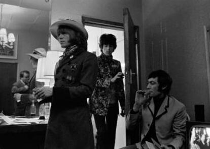 Brian Jones, Keith Richards, Charlie Watts en el backstage antes de actuar en el London Palladium. Londres. 1967. © Gered Mankowitz