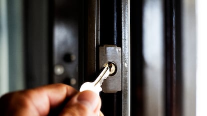 Entrar a sisar con las llaves de la empresa no es robo sino hurto, según el Supremo