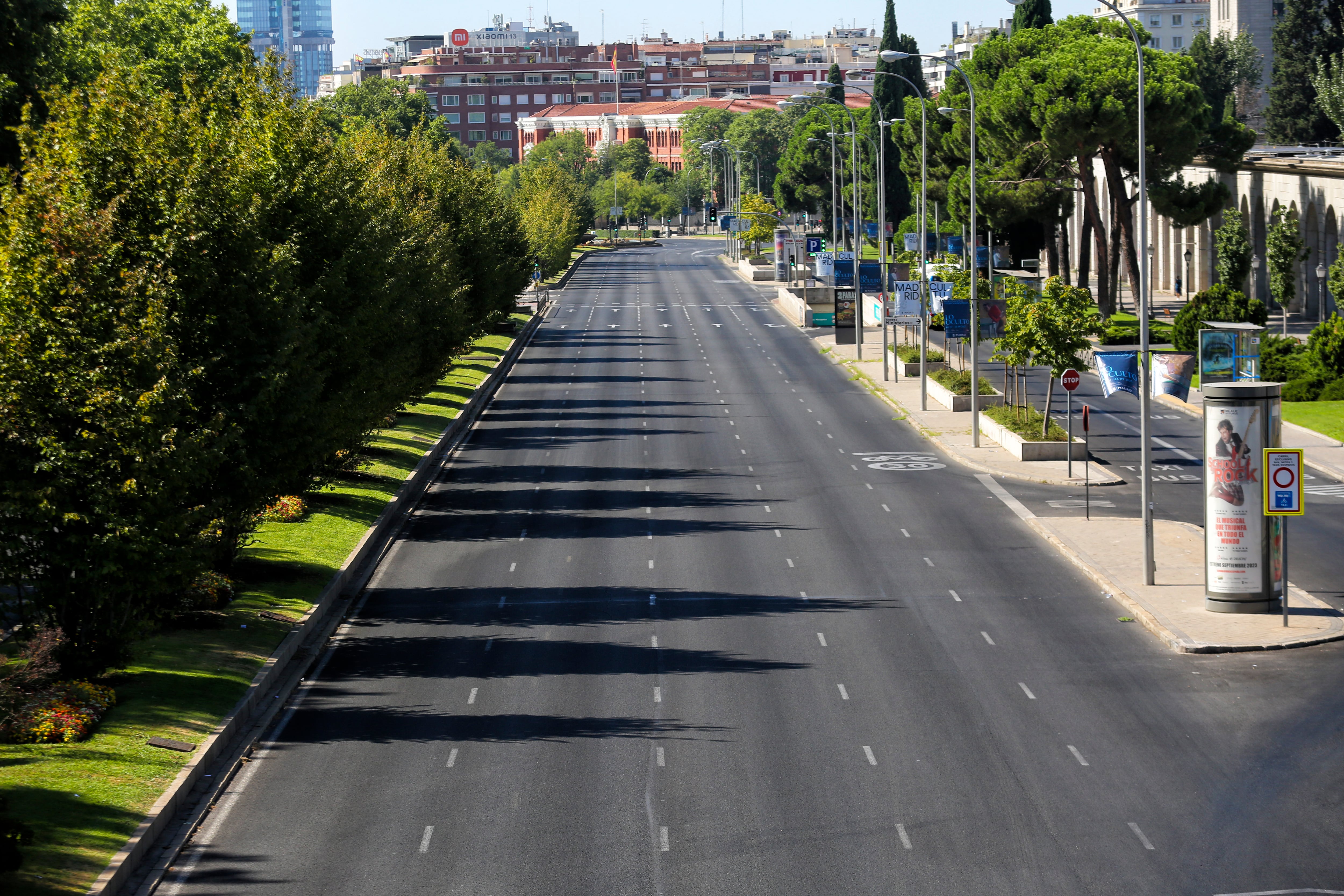 La Castellana vacía una mañana de mediados de agosto.