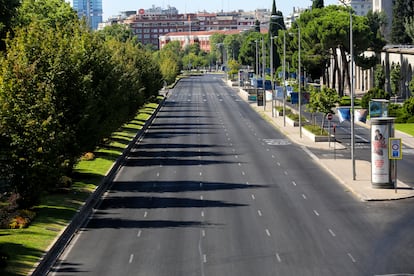 La Castellana vacía una mañana de mediados de agosto.