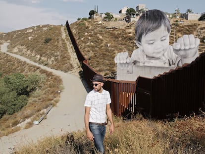 El artista JR planta cara al muro entre México y EE UU