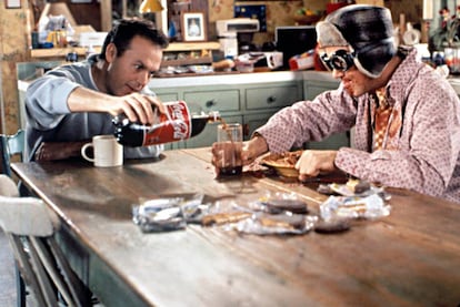 "Si tomas caramelos Mentos y Coca-Cola, explotas". No te podías fiar de nada. En la imagen, Michael Keaton por partida doble en la película 'Mis otros yo' (1996).