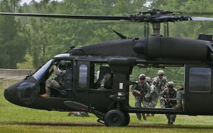 Un ejercicio de 2012 con el mismo tipo de helic&oacute;ptero.  