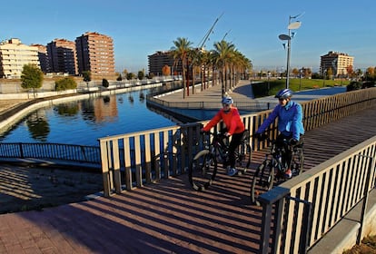 El parque que El Pocero dedicó a su mujer, María Audena, es una extensión con palmeras y lago artificial.