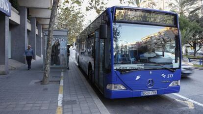 Uno de los autobuses interurbanos de Alicante