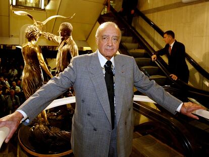 Mohamed Al Fayed durante la inauguración de un monumento a su hijo Dodi y a la princesa Diana de Gales, en Londres.