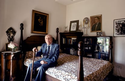 Jorge Luis Borges en su casa en Buenos Aires, en 1983.