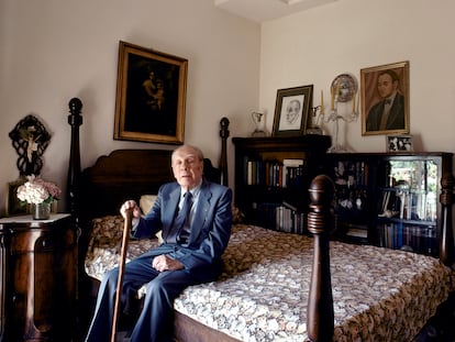 Jorge Luis Borges en su casa en Buenos Aires, en 1983.