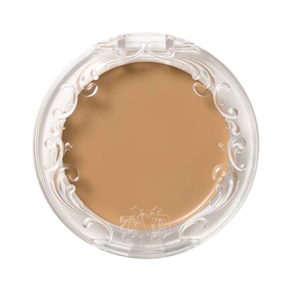 ¿Qué es? Base de maquillaje Good Apple Skin Perfecting Balm de KVD.
¿Cómo se hizo viral? Después del éxito de los polvos compactos de L’Oréal, esta fue la base que arrasó en TikTok en 2021 desde el mismo día de su lanzamiento. Los vídeos, que se multiplicaron en cuestión de minutos, la posicionaban como la más cubriente de la historia.
¿Por qué es una verdadera joya? Tiene formato y textura de bálsamo, es mate y de alta cobertura y, además, altamente hidratante. Lo que la hace perfecta para no cuartearse en las pieles más secas. Un plus: está disponible en 40 tonos.