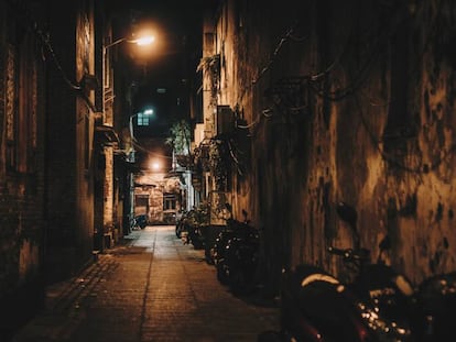 Un callejón oscuro.