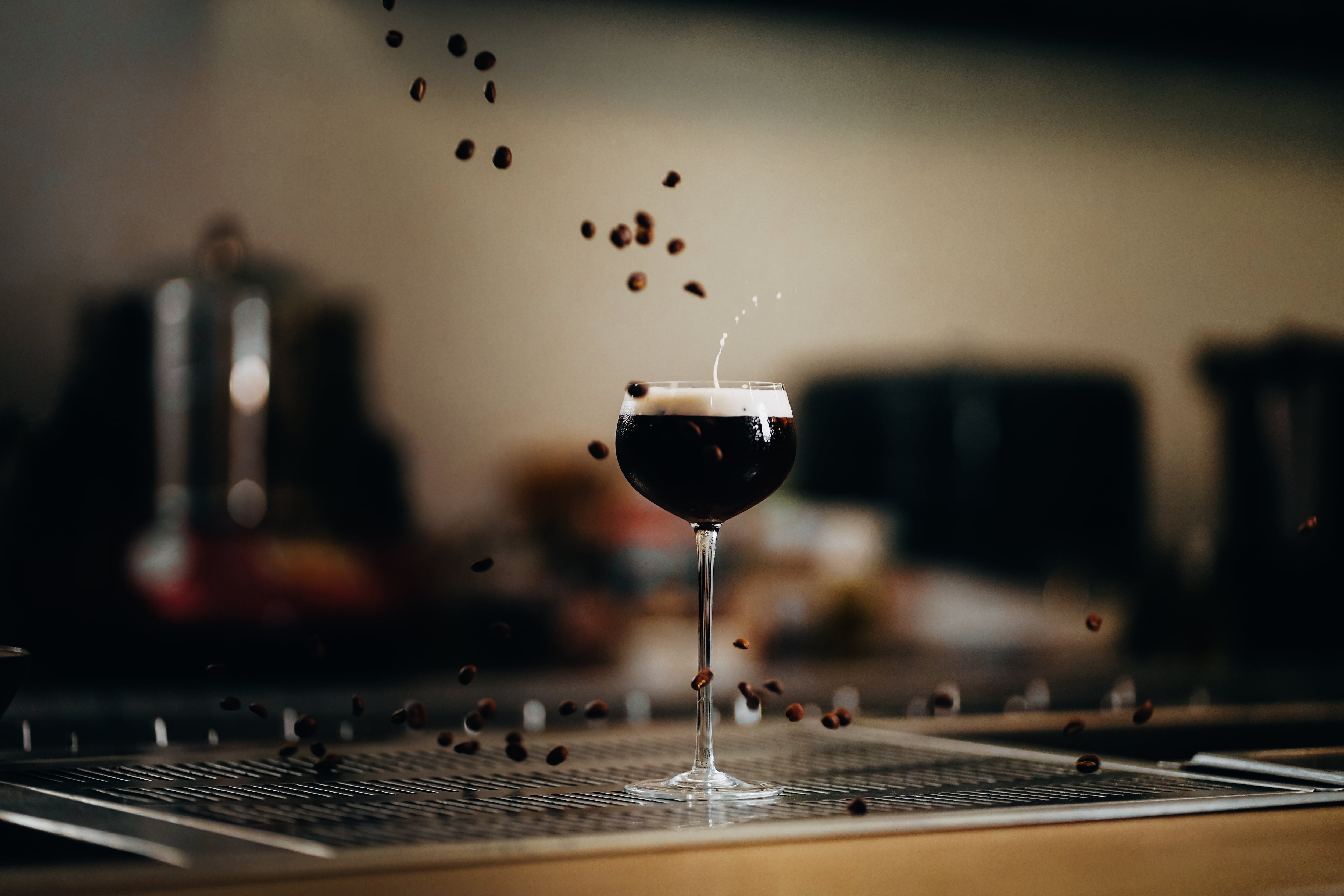 Cómo el Espresso Martini está sustituyendo al café de media tarde en España
