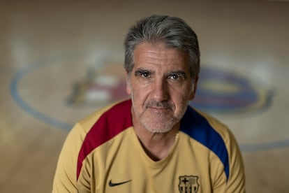 Antonio Carlos Ortega, entrenador de balonmano del FC Barcelona fotografiado en la Ciutat Esportiva Joan Gamper. ALBERT GARCIA