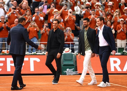 Rafa Nadal (izquierda) recibe en la pista Philppe Chatrier a Federer, Djokovic y Murray.