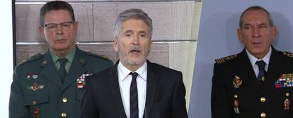 El ministro del Interior, Fernando Grande-Marlaska (en el centro).