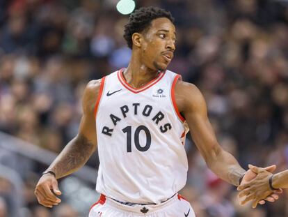 DeRozan, tras una de sus canastas en el Raptors-Bucks.