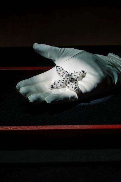 Broche presentado en la Exposición Internacional de 1925, de ónix y diamantes.
