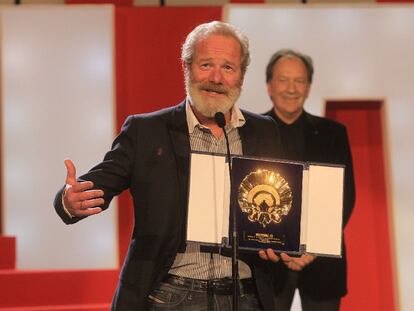 El director Peter Mullan<b> agradece la Concha de Oro concedida a su película </b><b><i>Neds.</i></b>