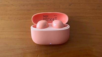 Este modelo cuenta con cancelación de ruido pasiva.