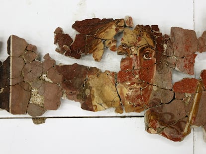 Rostro de mujer reconstruido en la casa de los Grifos del yacimiento romano de Complutum (Alcalá de Henares, Madrid).