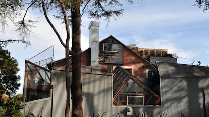 Exterior of Gehry's family home.