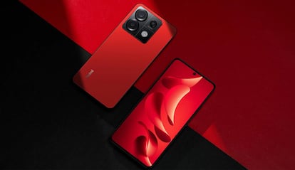 Teléfono Redmi con la carcasa trasera roja