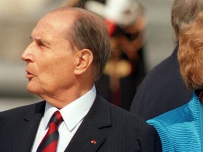 El expresidente franc&eacute;s, Fran&ccedil;ois Mitterand (izq.), y la ex primera ministra brit&aacute;nica, Margaret Thatcher, en 1989. 