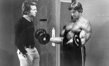 Jeff Bridges y Arnold Schwarzenegger en 1976.