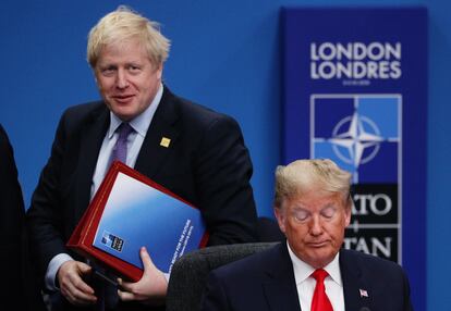  Boris Johnson, y el presidente de Estados Unidos, Donald Trump, durante la cumbre de la OTAN.